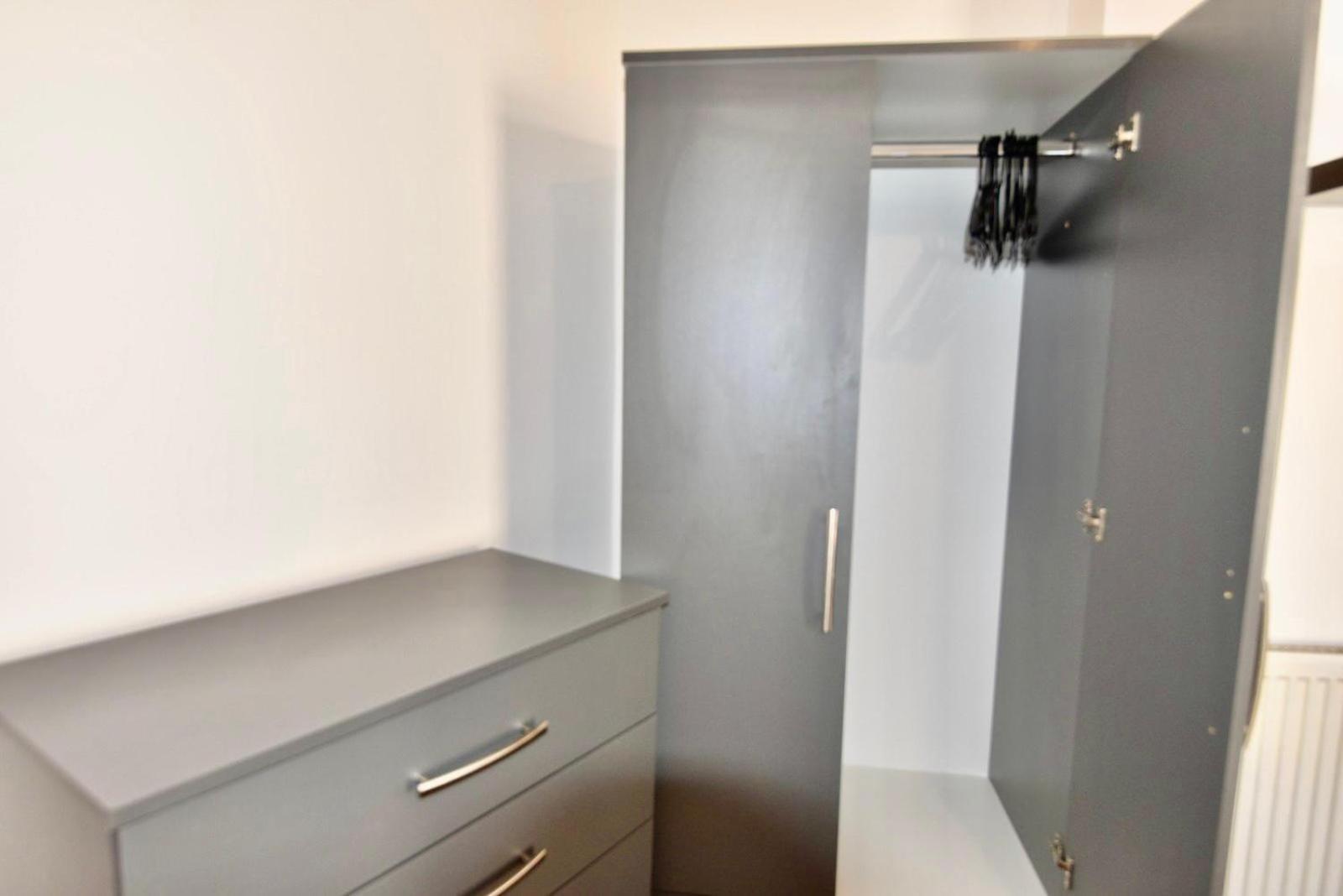 Come On In Lucas Street Newport Train Station Sleep Upto 8 Villa Luaran gambar