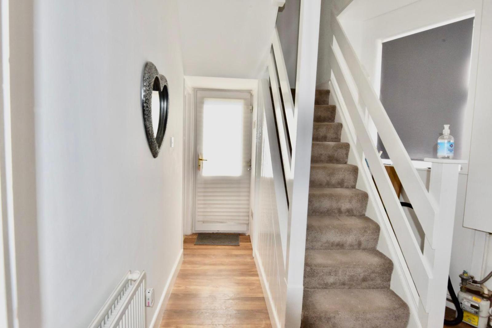Come On In Lucas Street Newport Train Station Sleep Upto 8 Villa Luaran gambar