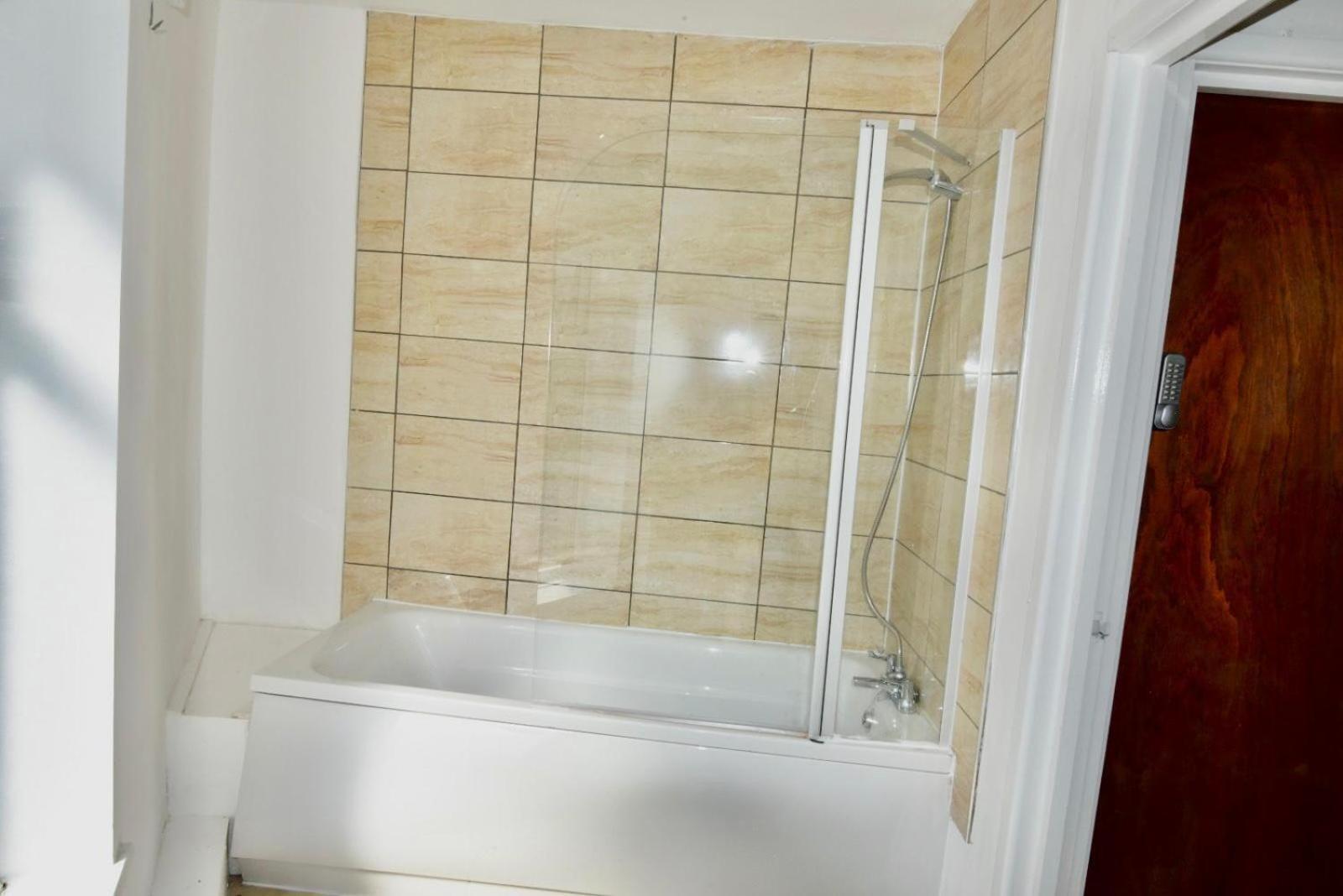 Come On In Lucas Street Newport Train Station Sleep Upto 8 Villa Luaran gambar