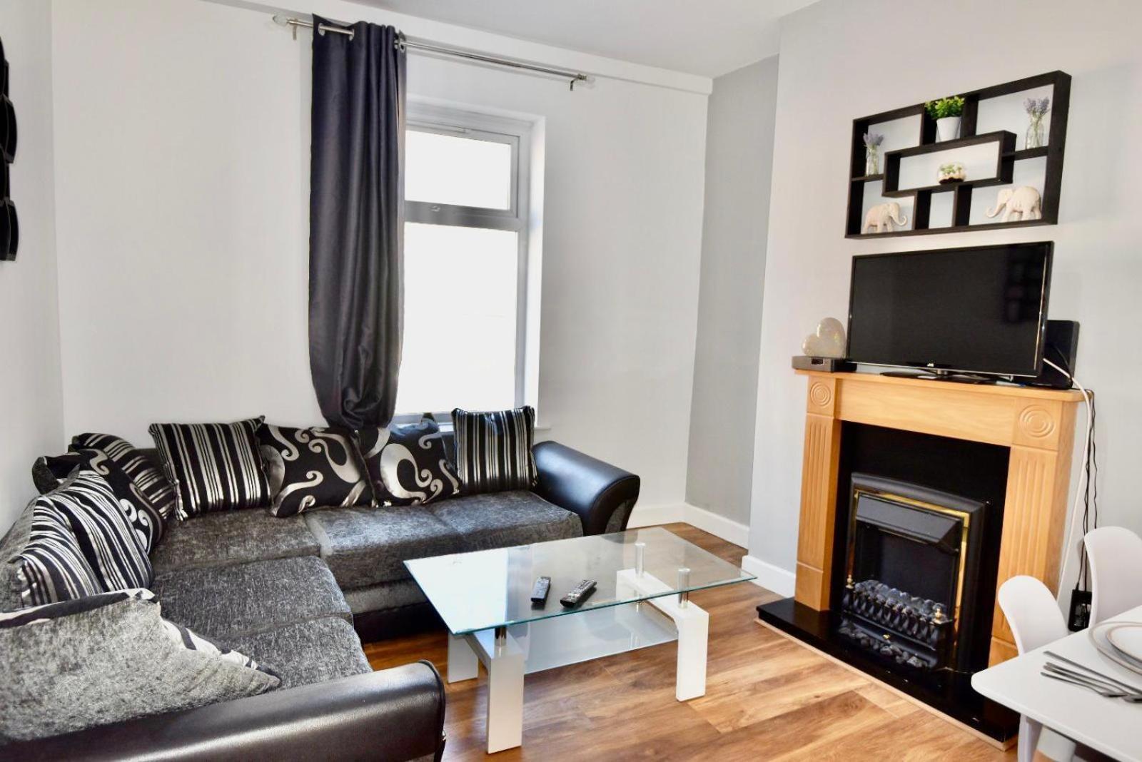 Come On In Lucas Street Newport Train Station Sleep Upto 8 Villa Luaran gambar