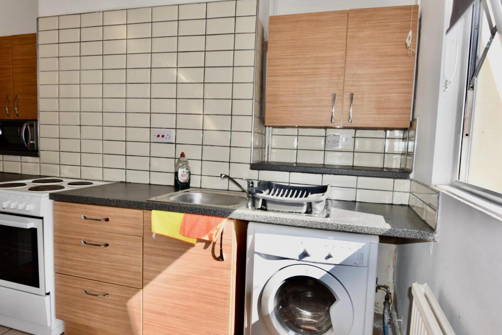 Come On In Lucas Street Newport Train Station Sleep Upto 8 Villa Luaran gambar